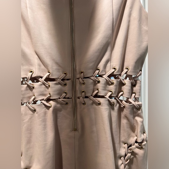 Brand New Guess cut out dress - Picture 5 of 5